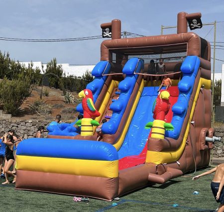 Alquiler-de-Castillo-Hinchable-Madrid-Modelo-Pirata-Acuatico-con-piscina