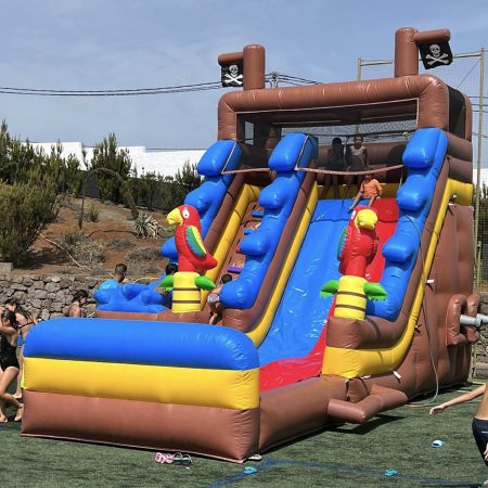 Alquiler-de-Castillo-Hinchable-Madrid-Modelo-Pirata-Acuatico-con-piscina