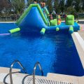 Alquiler-de-castillos-hinchables-Acuáticos-Madrid-modelo-pasarela para-piscinas